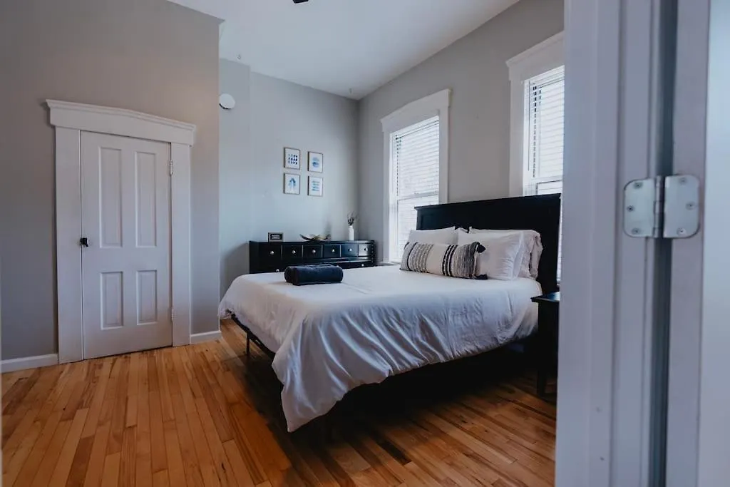Chic 1Br Balcony & Laundry Soulard Apartment Saint Louis